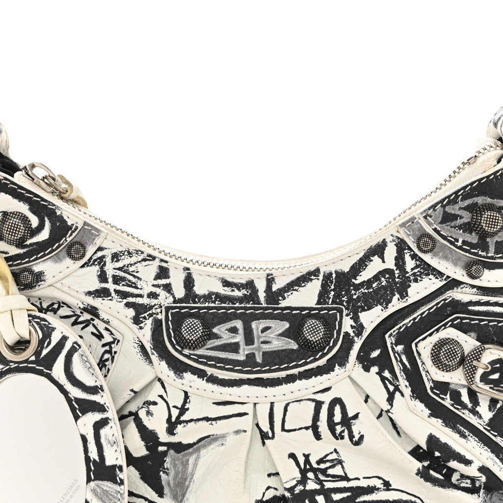 Agneau Arena Graffiti Le Cagole Shoulder Bag XS White Black