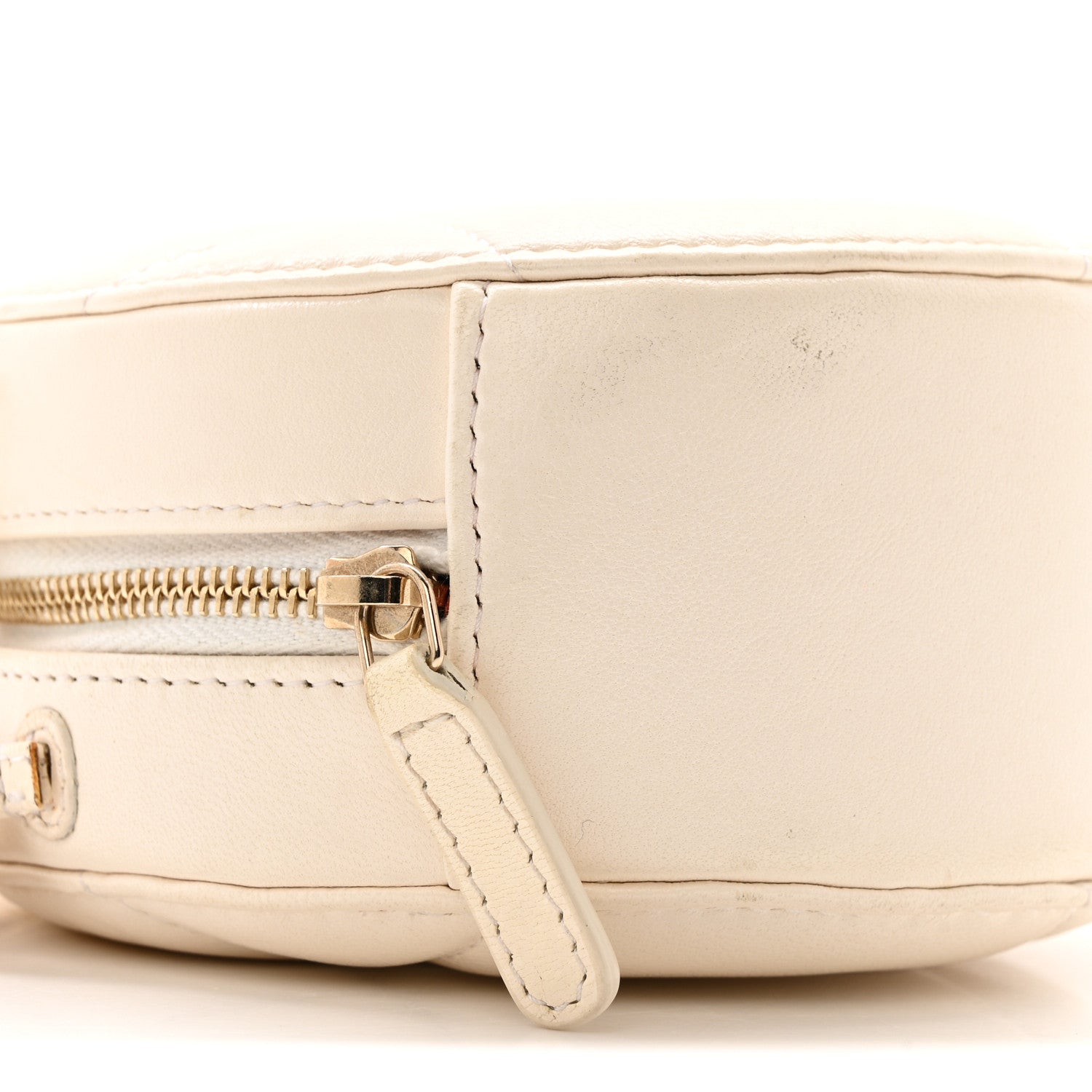 Lambskin Quilted Chanel 19 Round Clutch With Chain White