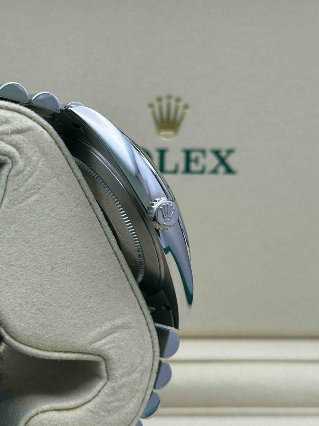 Rolex Steel Datejust 41  - Smooth Bezel - Green Ombré Dial - Jubilee Bracelet - 126300