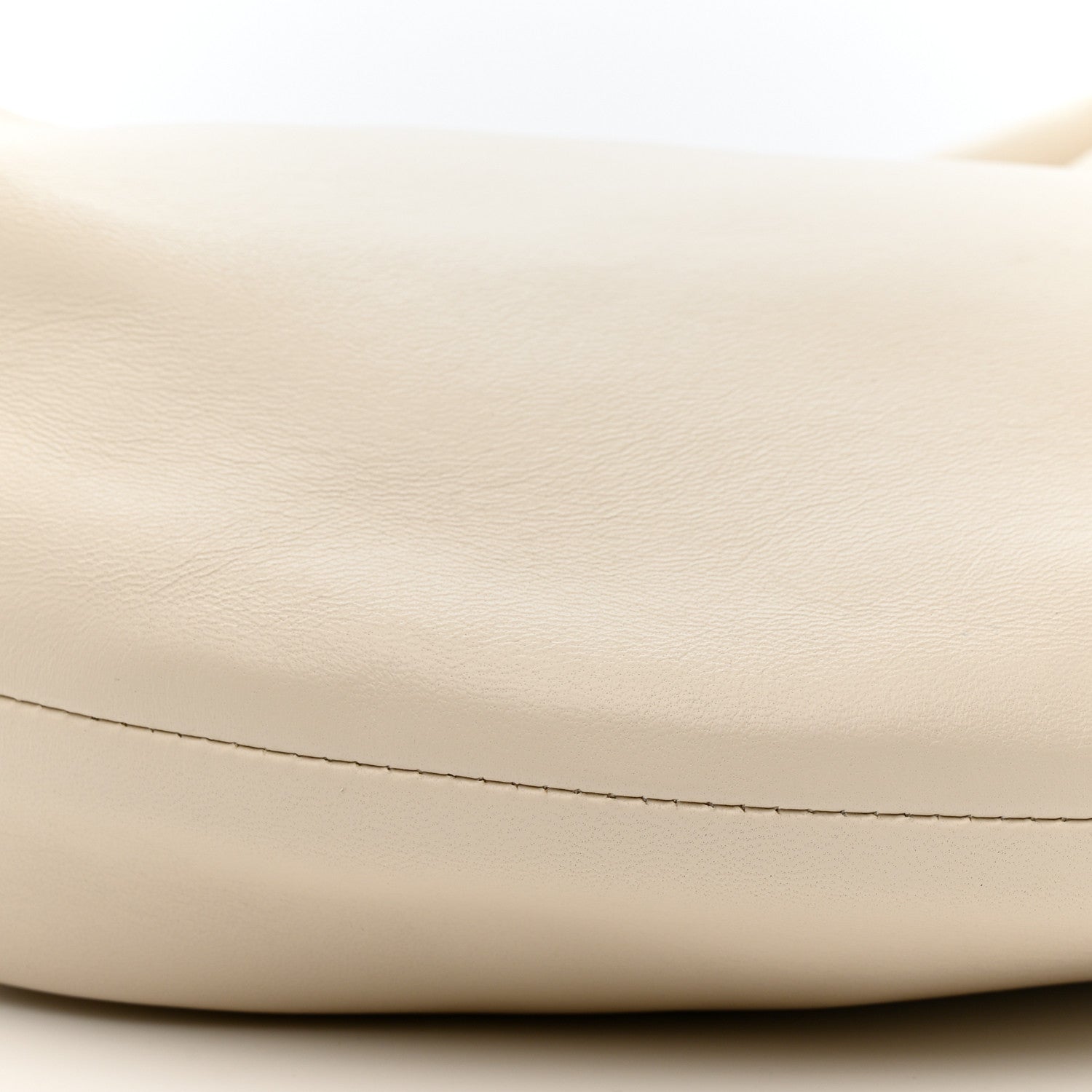 Calfskin Medium Olivia Hobo Off White