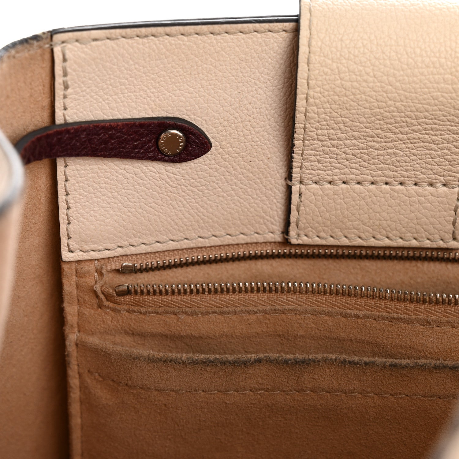 Calfskin Lockme Bucket Soie Quartz Calla