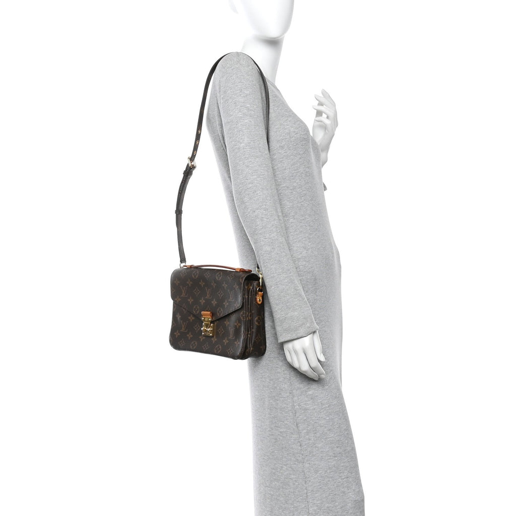 Monogram Pochette Metis