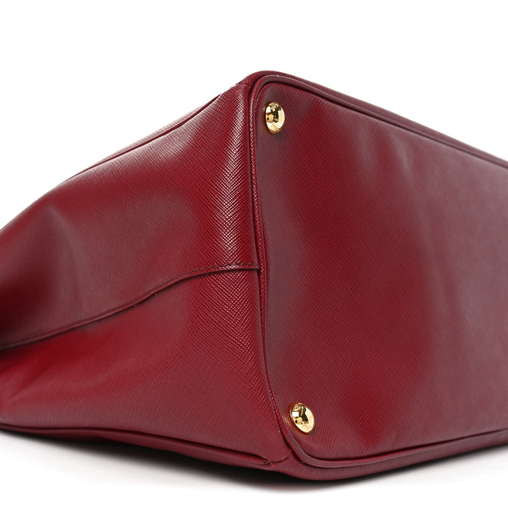 Saffiano Lux Extra Large Galleria Double Zip Tote Cherry