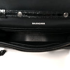 Shiny Calfskin Monochrome Crocodile Embossed Hourglass Chain Bag Black