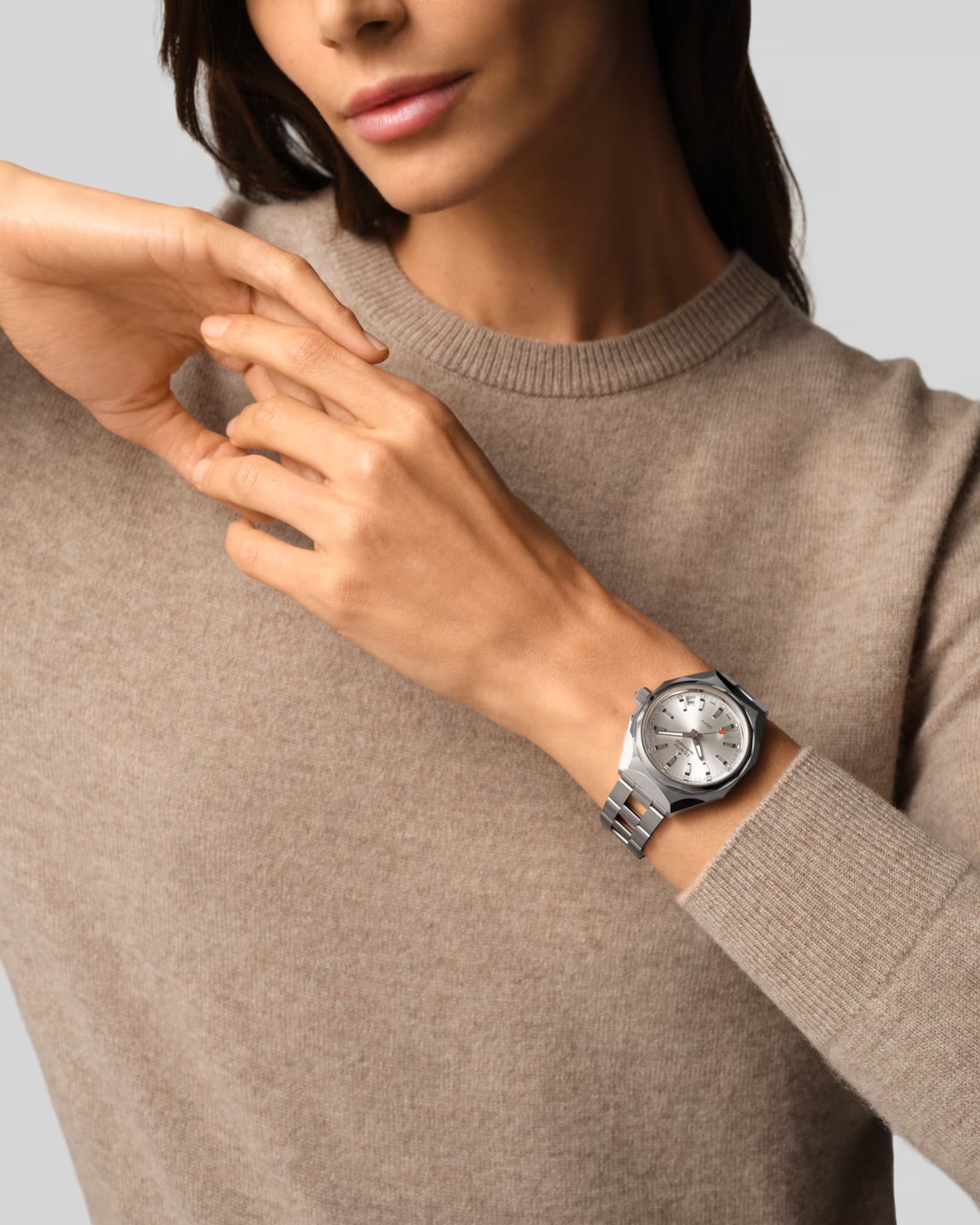 Defy Revival | 37mm, Stainless Steel, Silver Dial