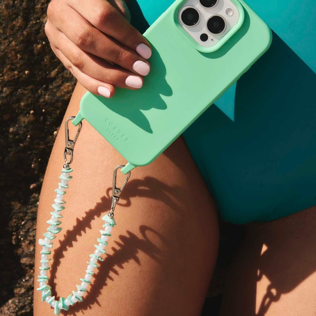 Cordée Cases Seafoam Shell Phone Wristlet