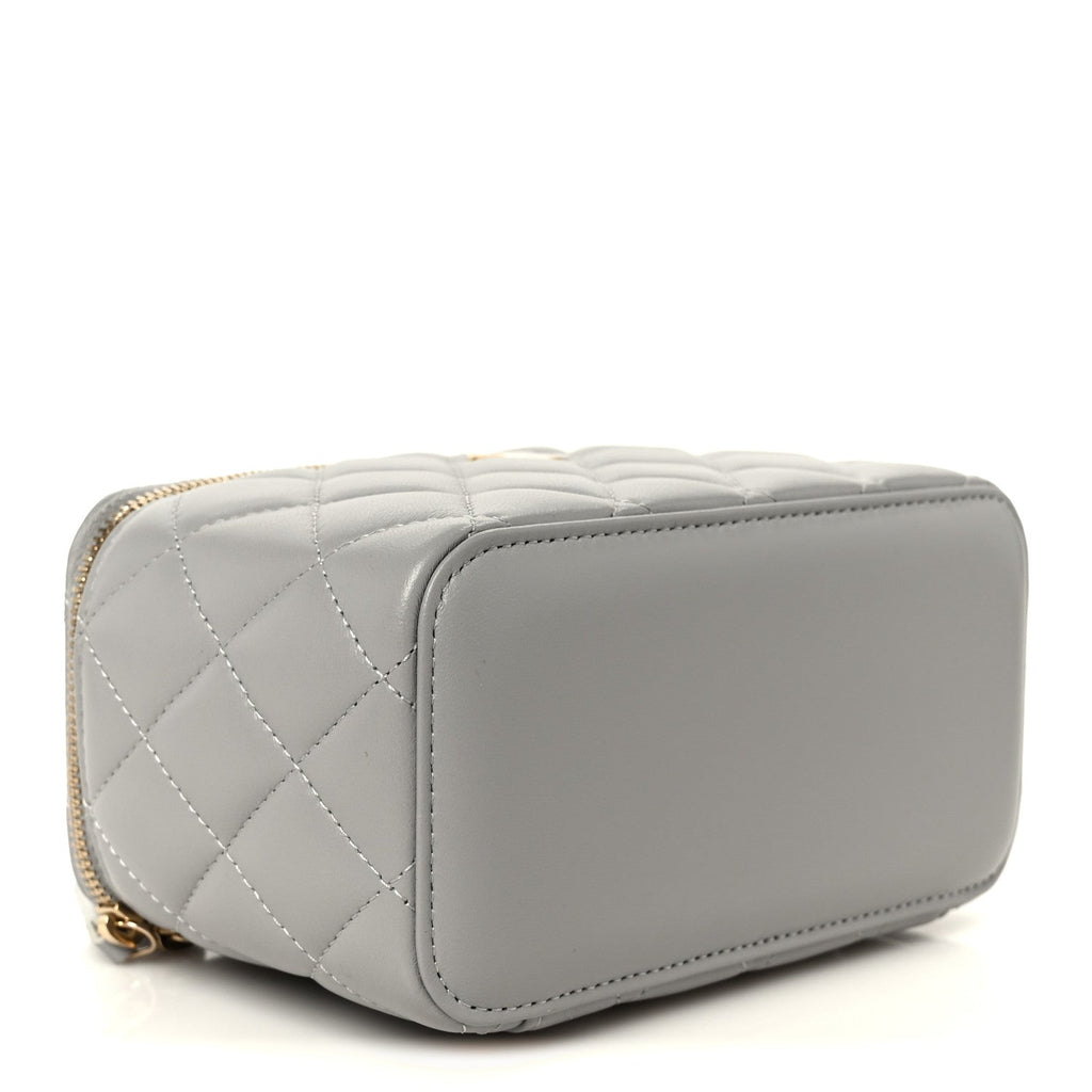 Lambskin Quilted Small Pearl Crush Vanity Case With Chain Grey