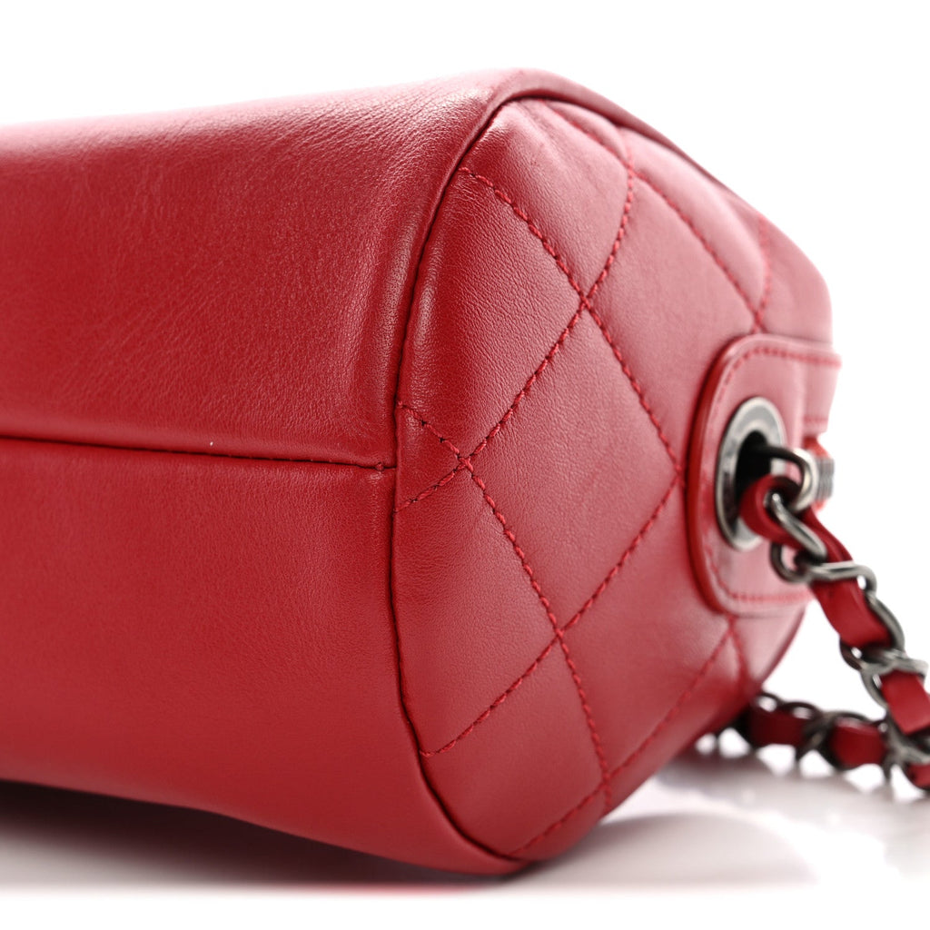 Calfskin Chain 20s Signature Bowling Bag Red