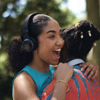 JBL Live 670NC Wireless On Ear Noise Cancelling Headphone Bundle with gSport Case (Black)