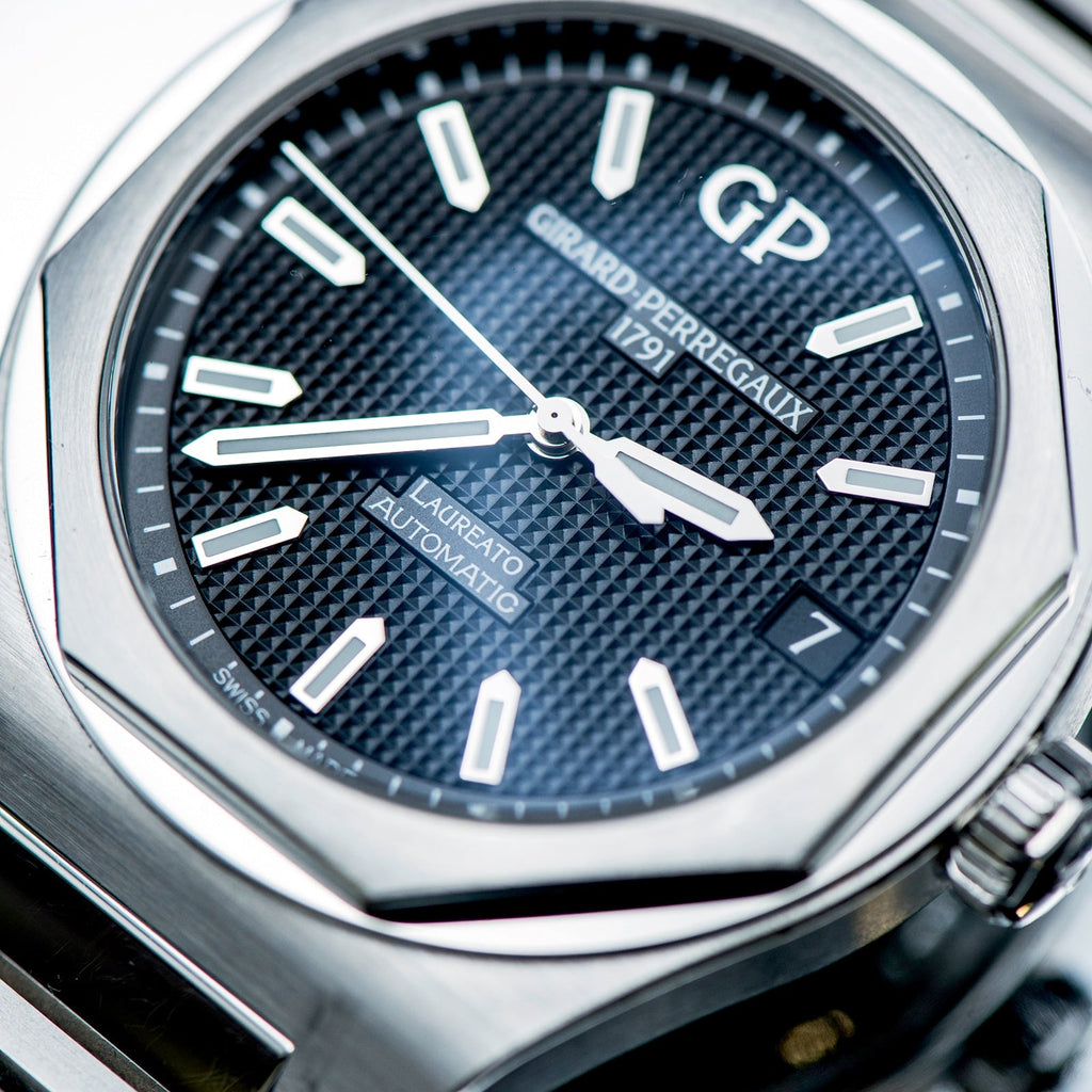 Laureato 42 | 42mm, Stainless Steel, Black Dial
