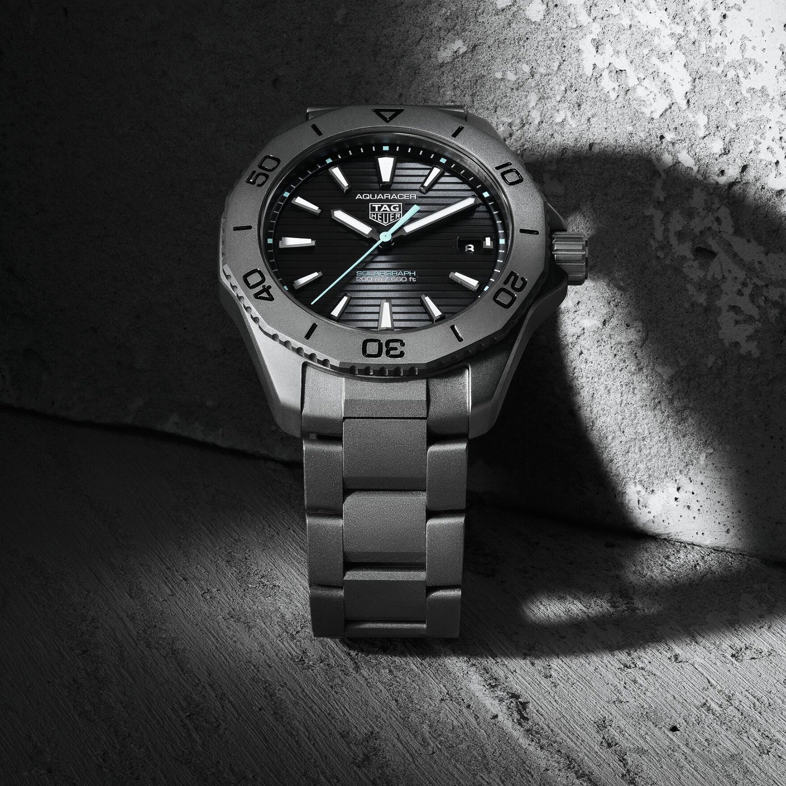 Aquaracer Professional 200 Solargraph | 40mm, Titanium, Black Dial