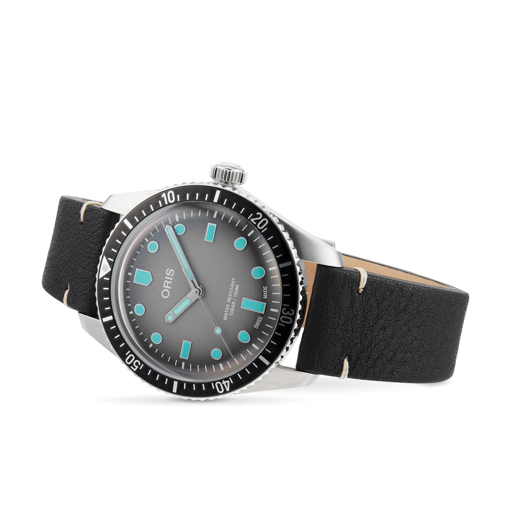 Divers Sixty‑Five