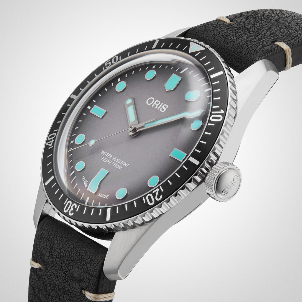 Divers Sixty‑Five