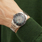 Divers Sixty‑Five