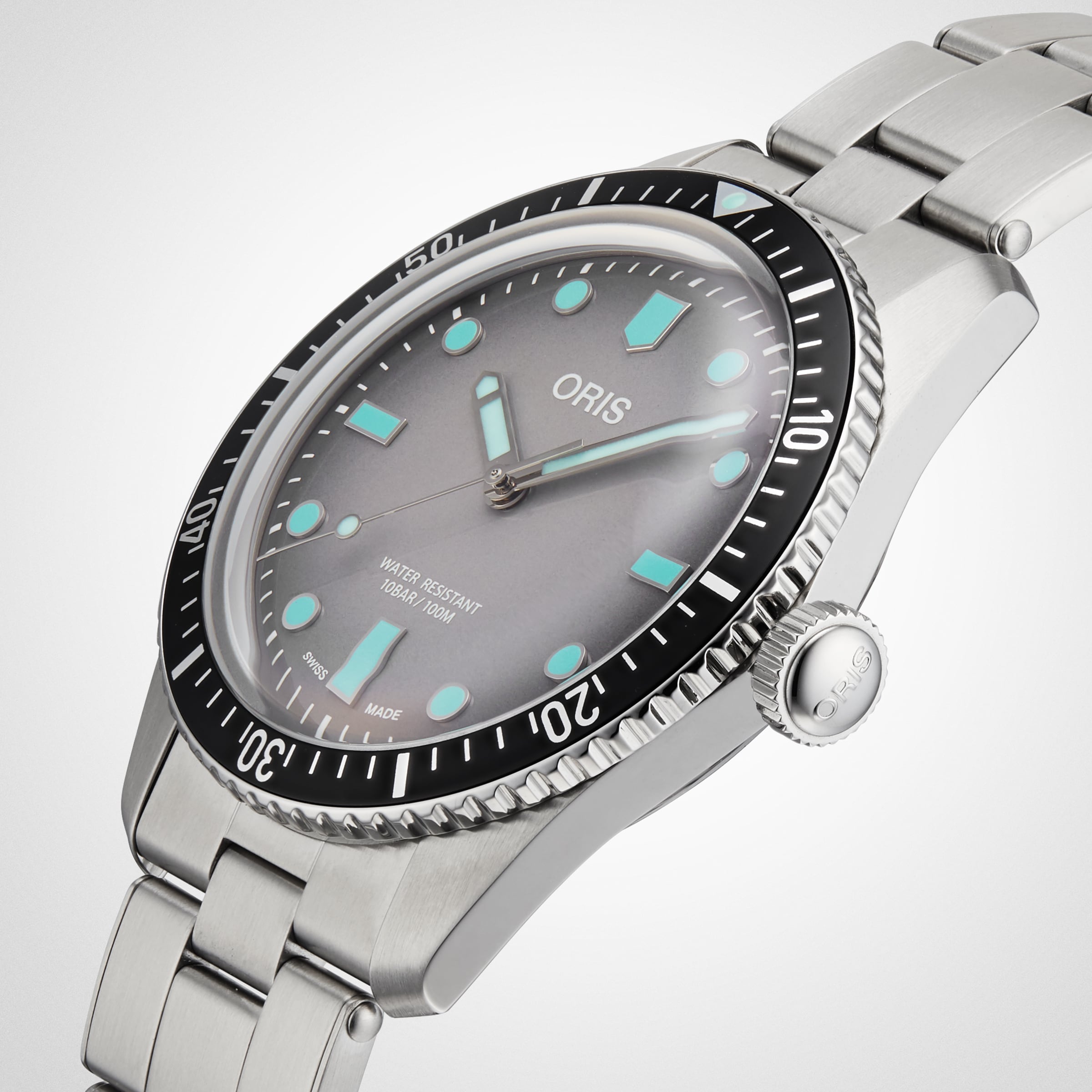 Divers Sixty‑Five
