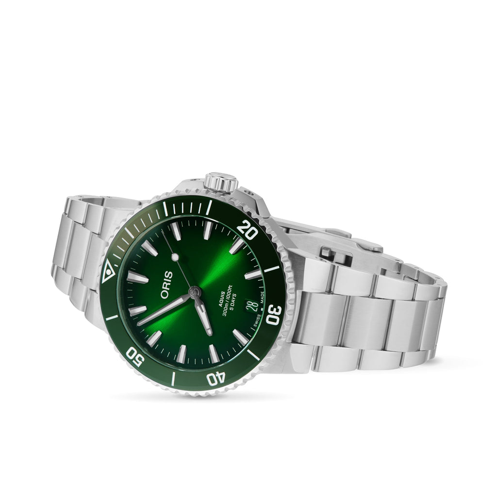 Aquis Date Calibre 400