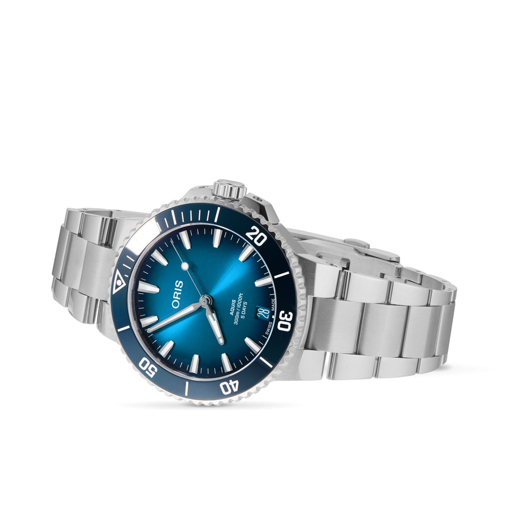 Aquis Date Calibre 400