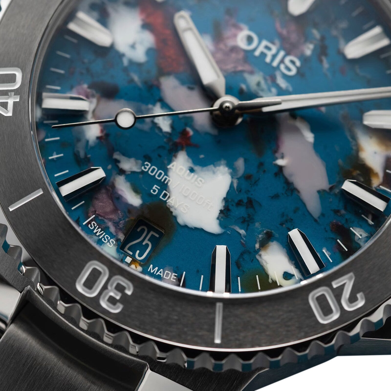 Aquis Date Upcycle Calibre 400