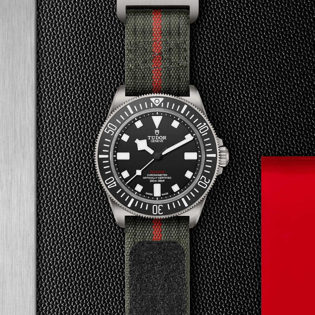 Pelagos FXD | 42mm, Fabric Strap, Black Dial
