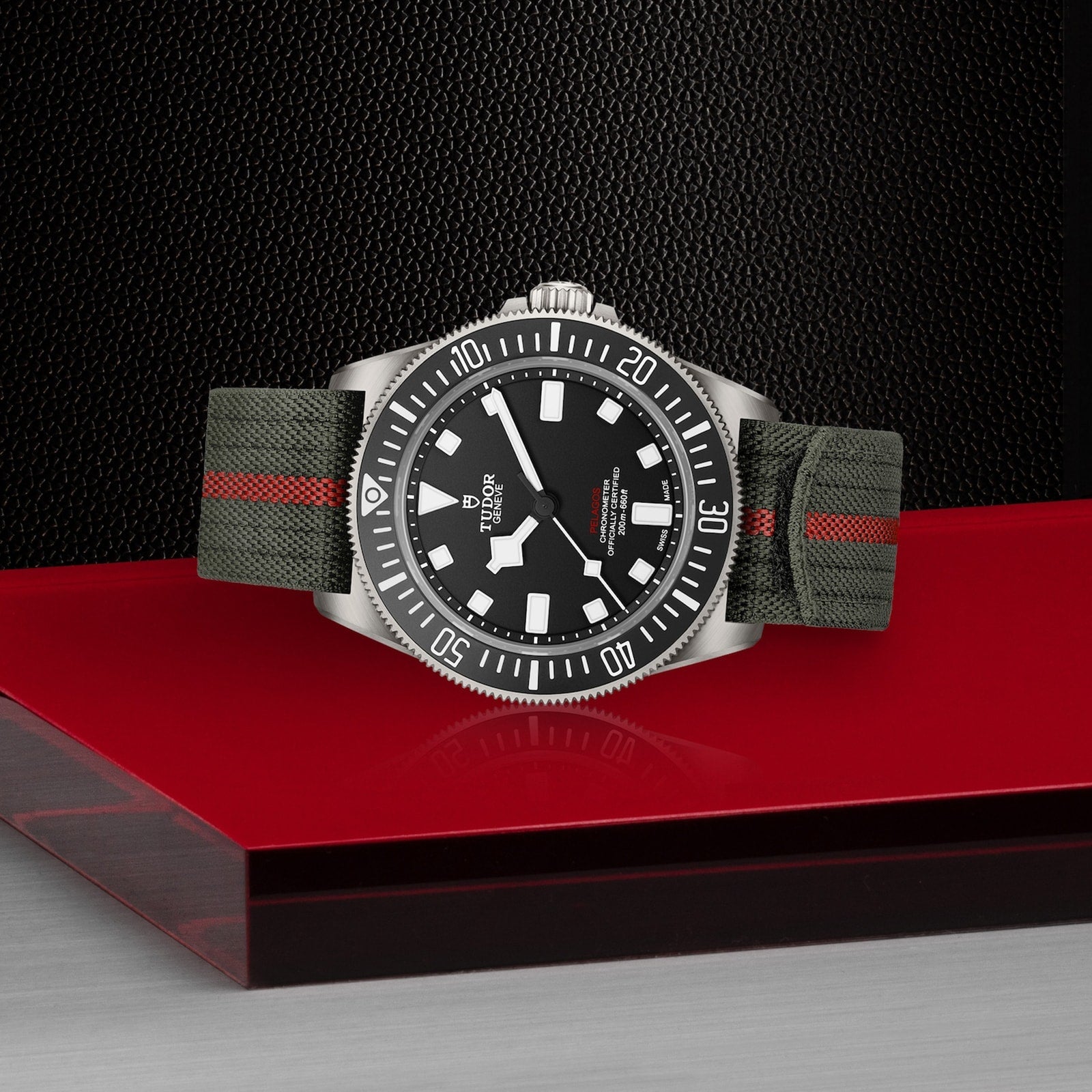 Pelagos FXD | 42mm, Fabric Strap, Black Dial