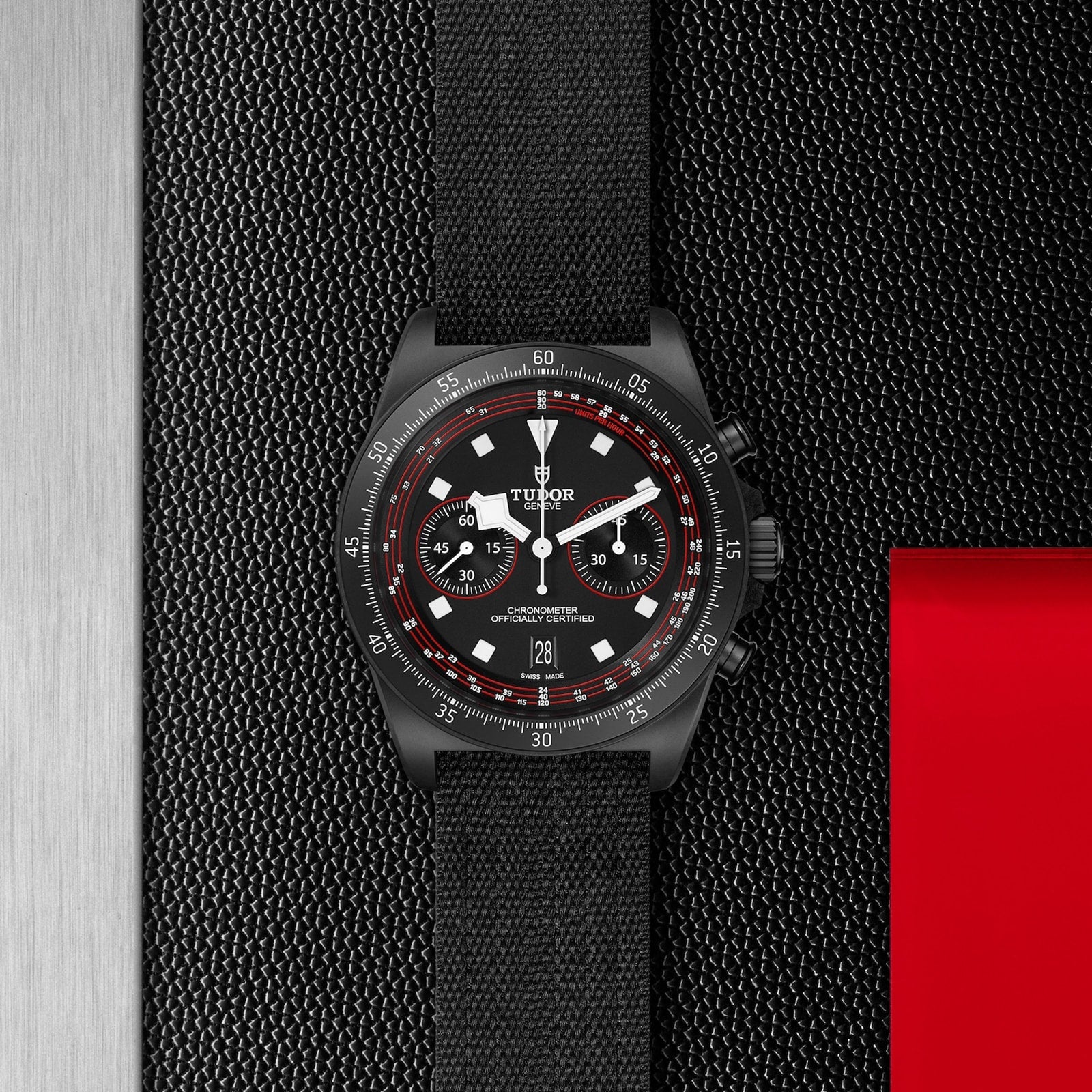 Pelagos FXD Chrono | 43mm, Fabric Strap, Black Dial