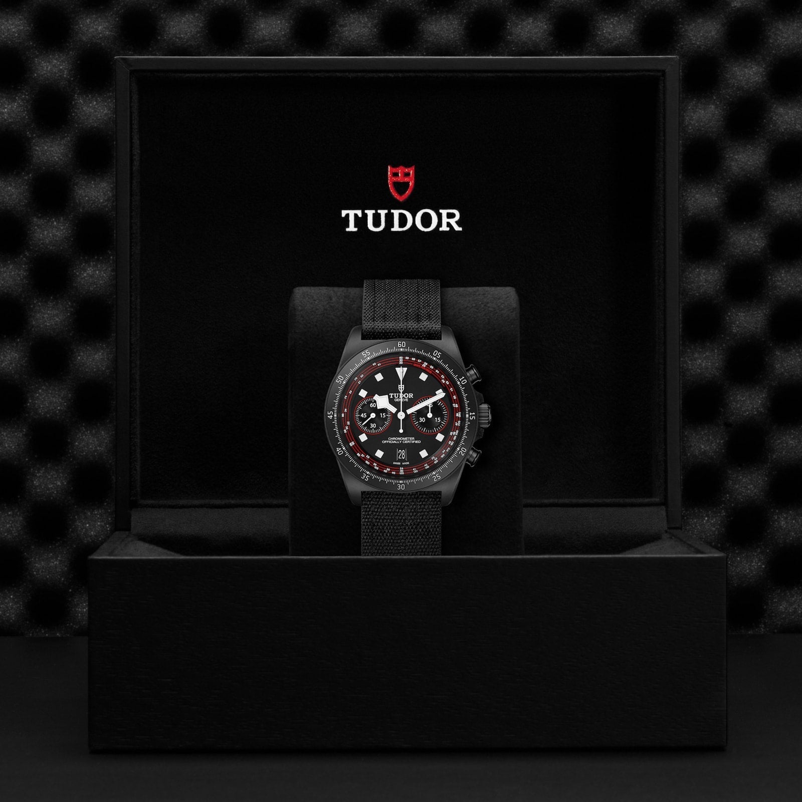 Pelagos FXD Chrono | 43mm, Fabric Strap, Black Dial