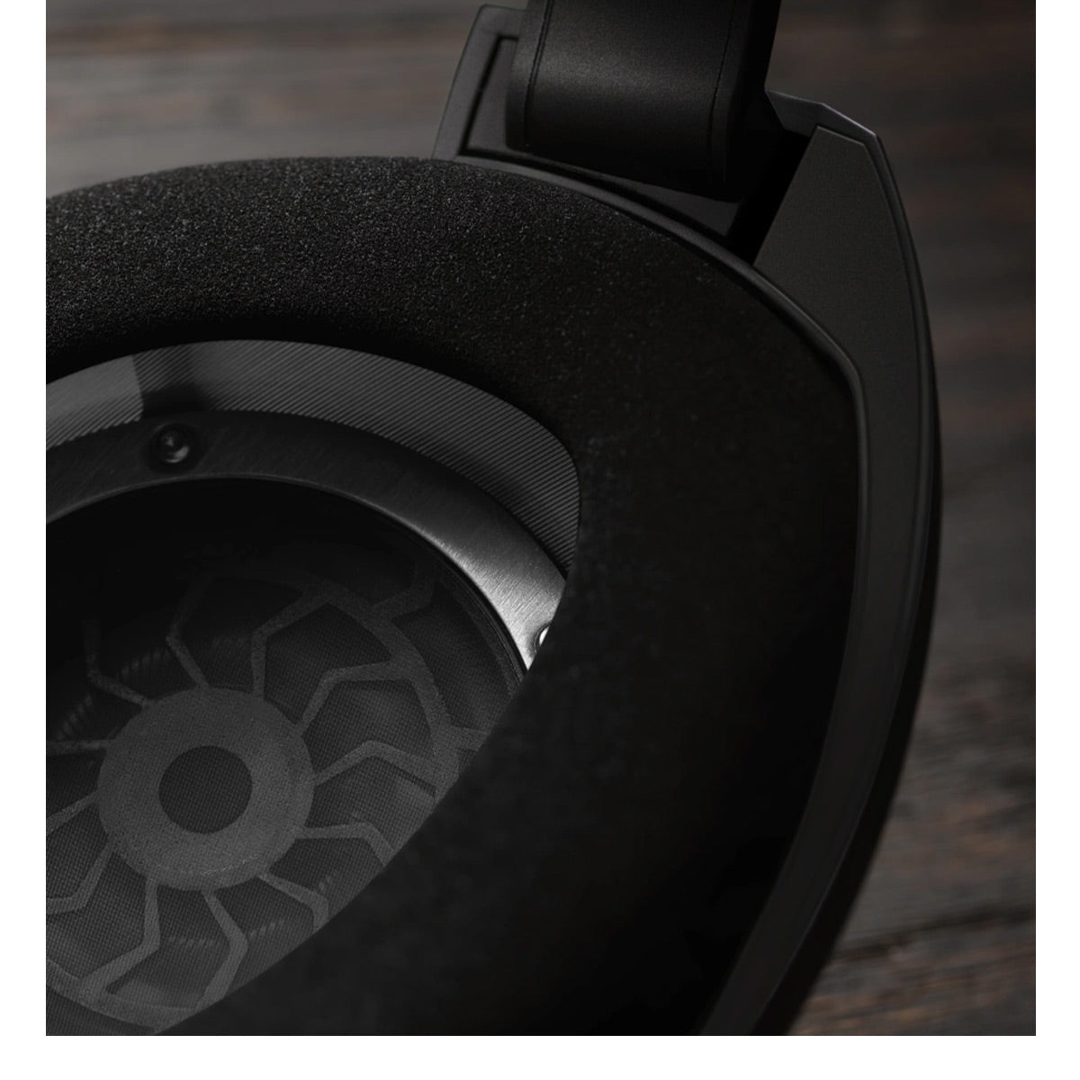 Sennheiser HD 800 S Open-Back Audiophile Headphones and HDV 820 Reference Headphone Amplifier/DAC Bundle