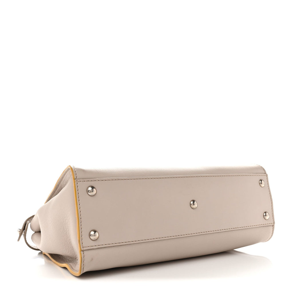 Vitello Seta Burro Medium Peekaboo Iconic Satchel Grigio Polvere Mattone