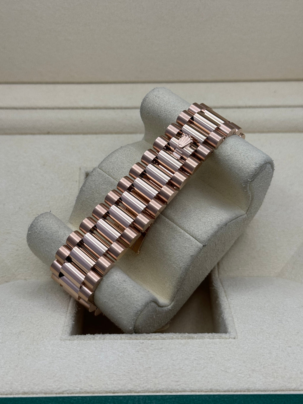 Rolex Everose Gold Day-Date 40 - Sundust Bevelled Roman Dial - President Bracelet - 228235 sdrp