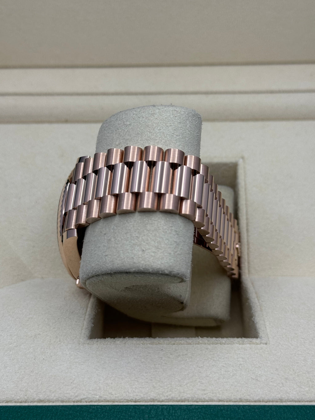 Rolex Everose Gold Day-Date 40 - Sundust Bevelled Roman Dial - President Bracelet - 228235 sdrp