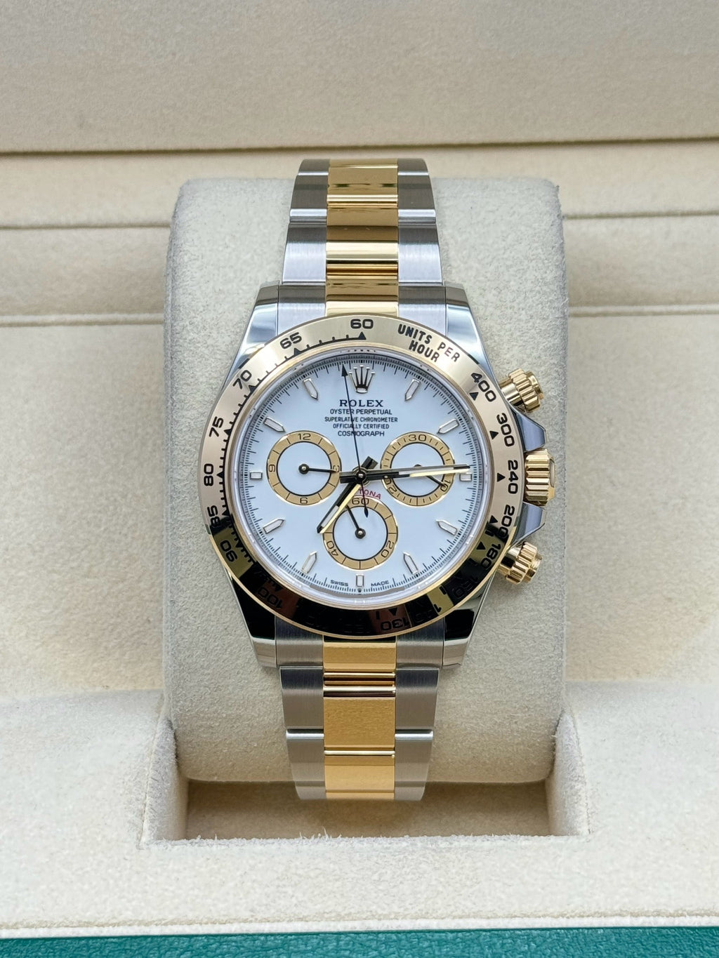 Rolex Yellow Rolesor  Daytona  - Fixed Bezel - White Index Dial - Oyster Bracelet - 126503 wio
