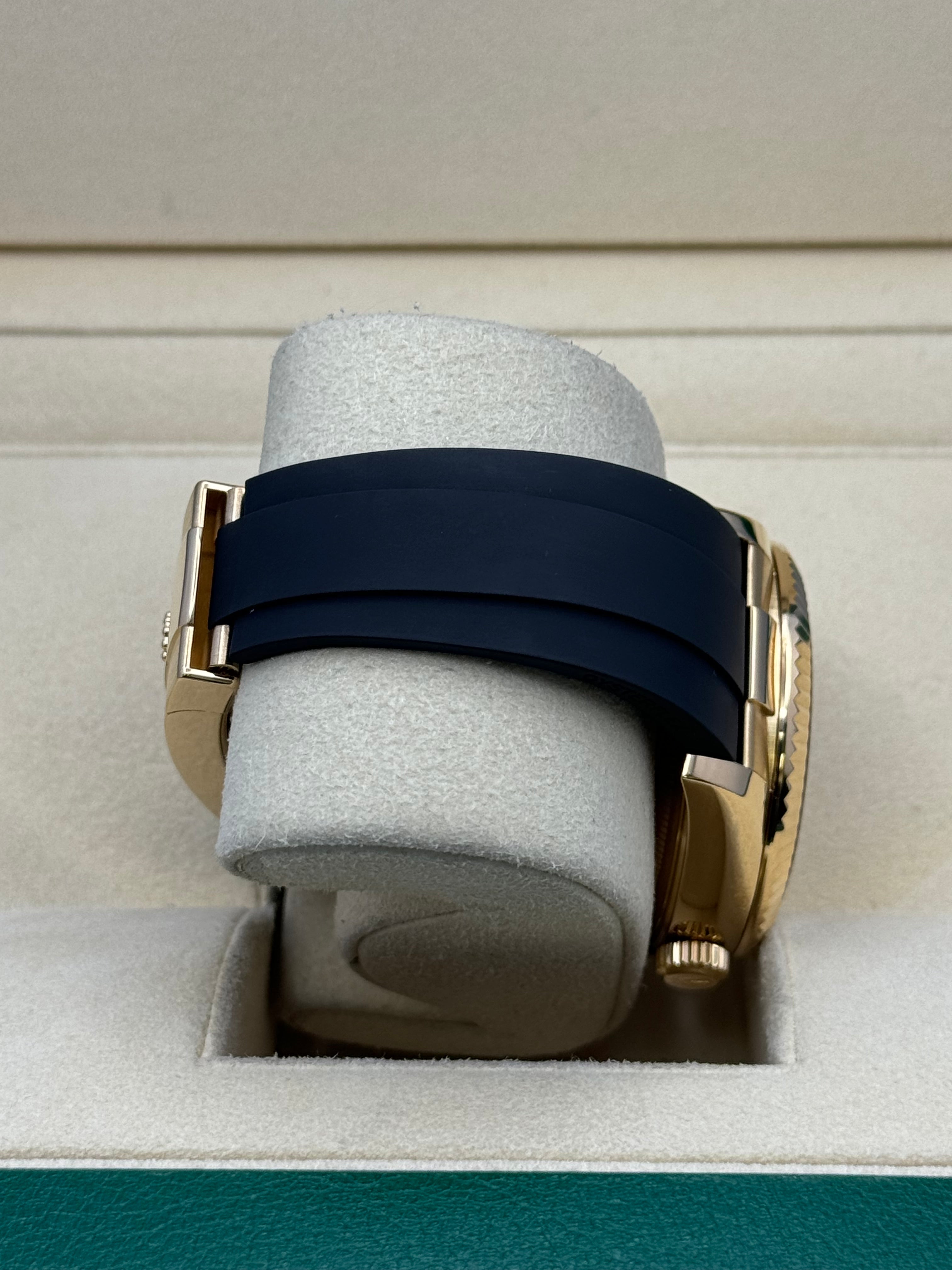 Rolex Yellow Gold Sky-Dweller  - Champagne Index Dial - Oysterflex Bracelet - 326238 chi