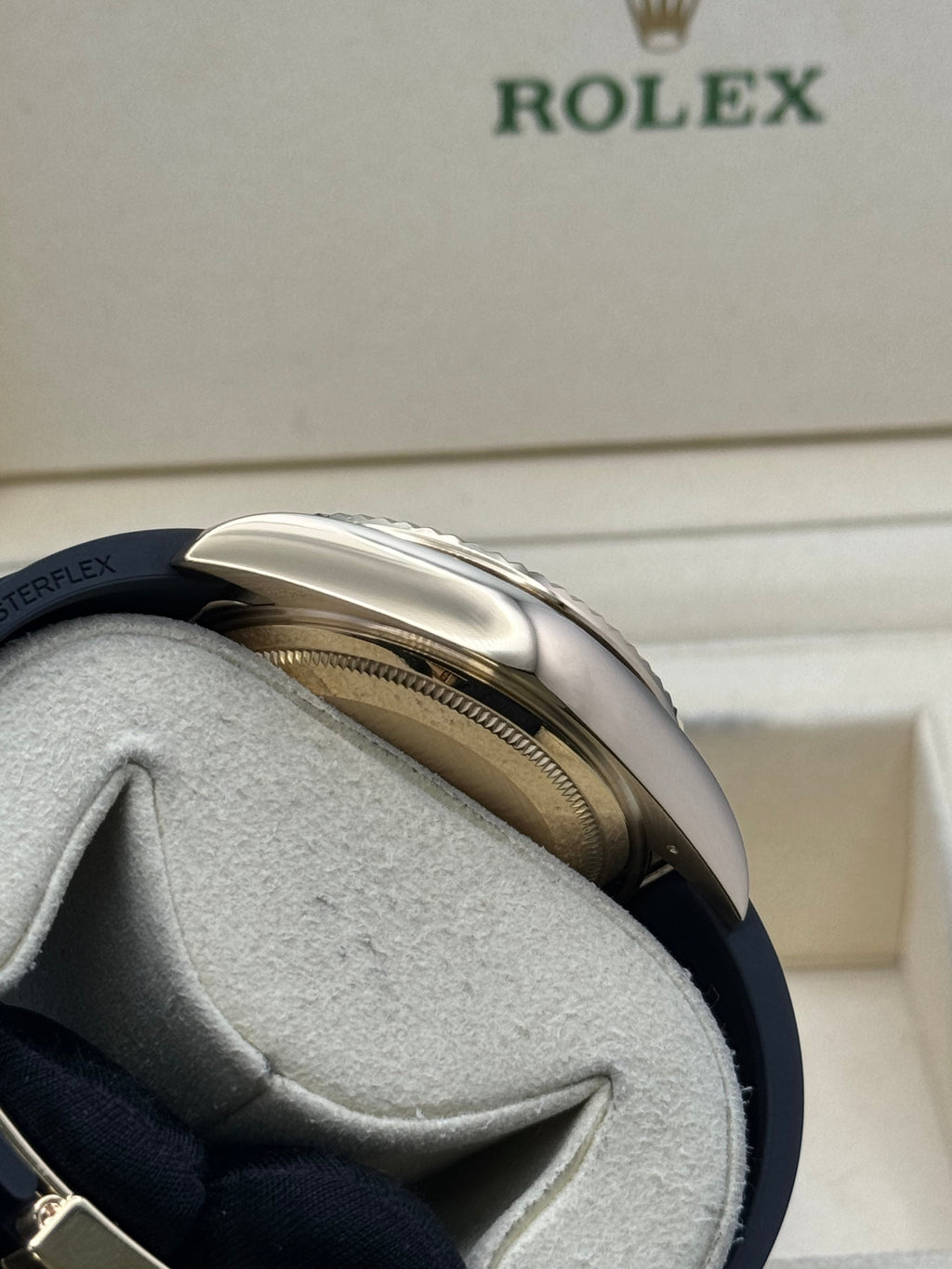 Rolex Yellow Gold Sky-Dweller  - Champagne Index Dial - Oysterflex Bracelet - 326238 chi
