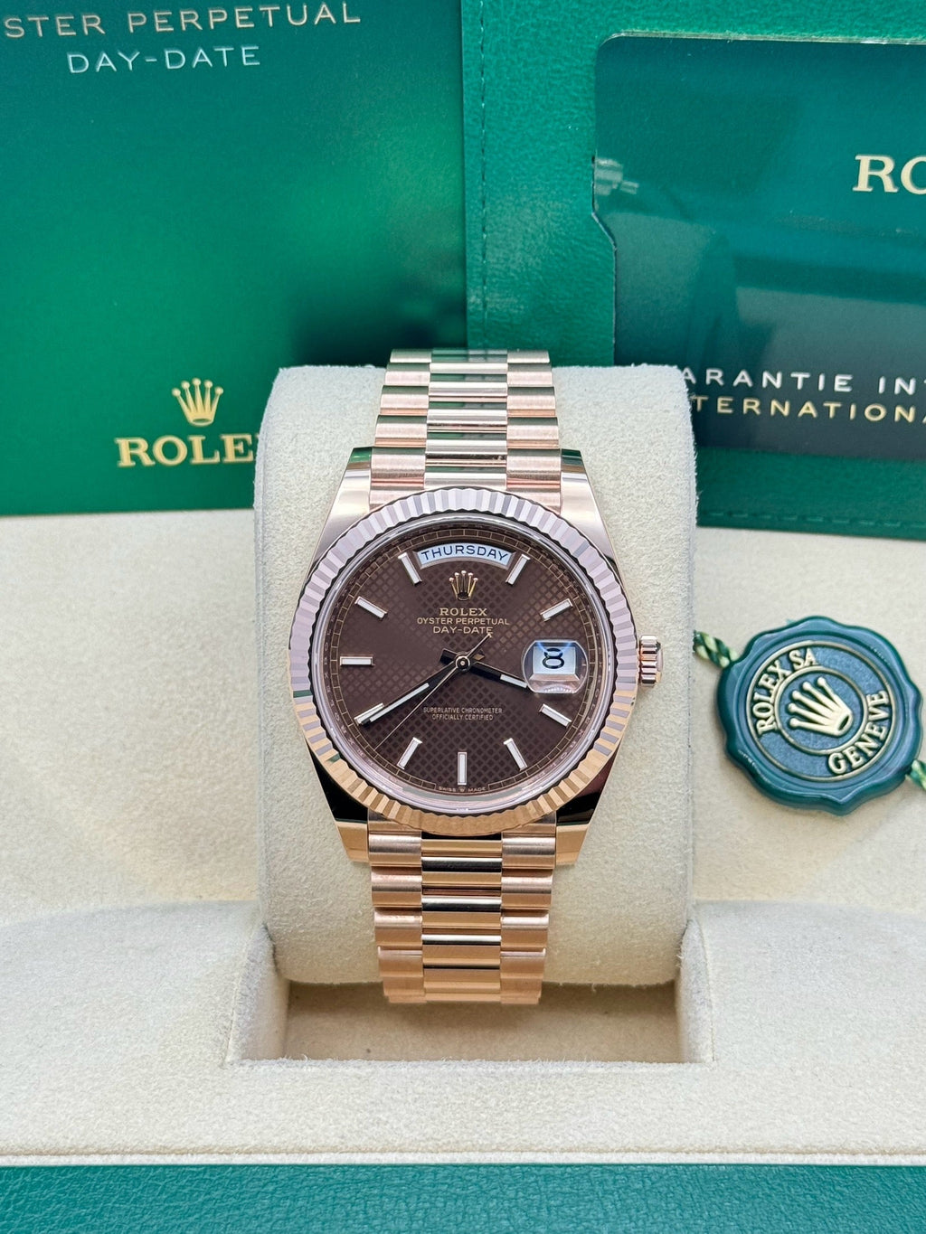Rolex Everose Gold Day-Date 40 - Chocolate Diagonal Motif Index Dial - President Bracelet - 228235 chodmip