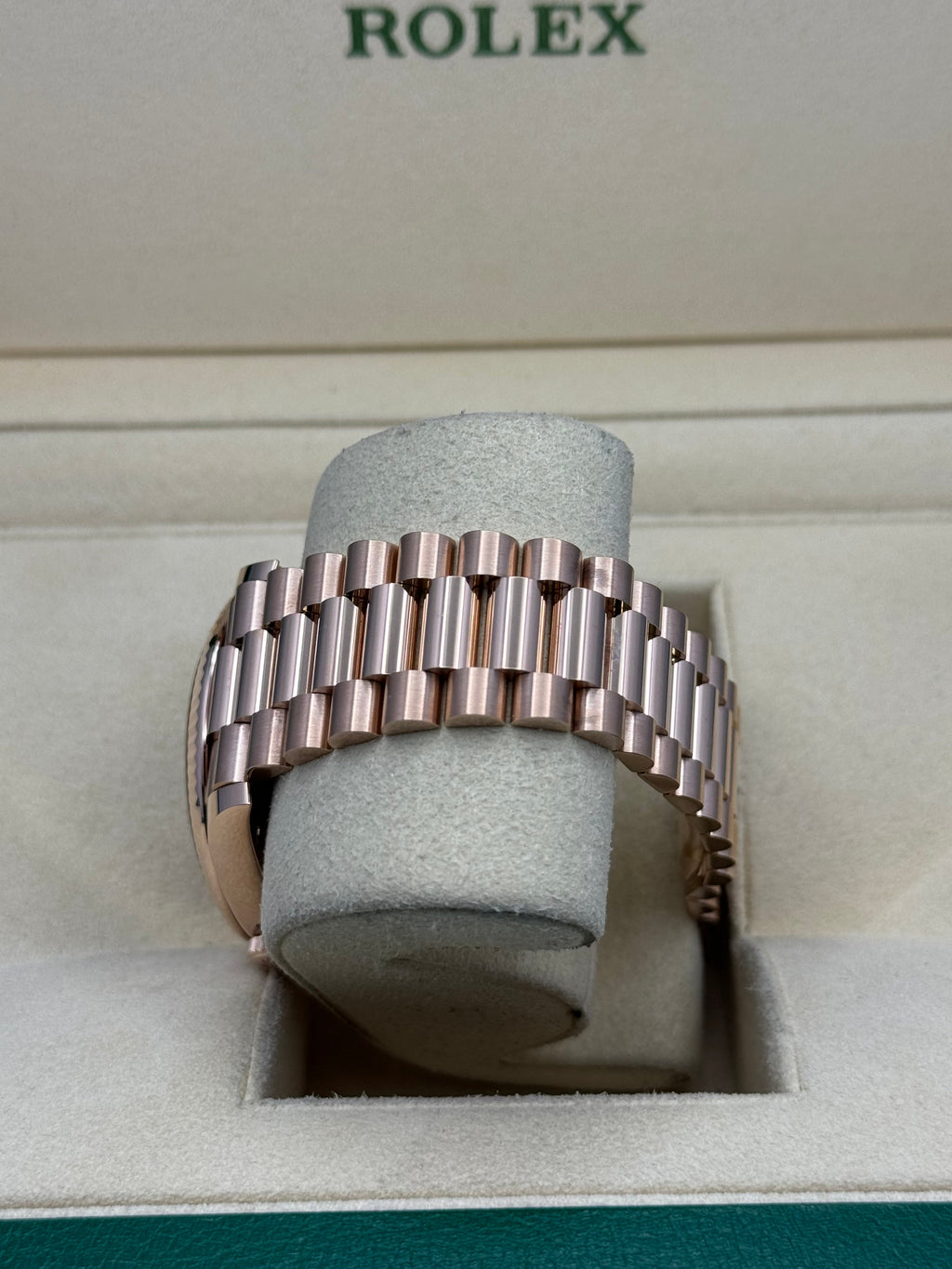Rolex Everose Gold Day-Date 40 - Chocolate Diagonal Motif Index Dial - President Bracelet - 228235 chodmip