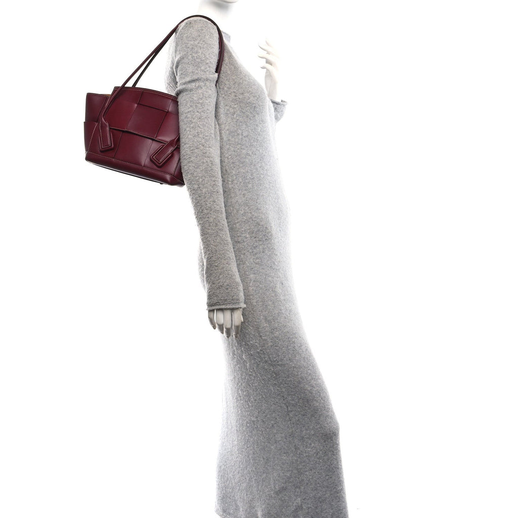 Calfskin Mini Maxi Intrecciato Arco Burgundy