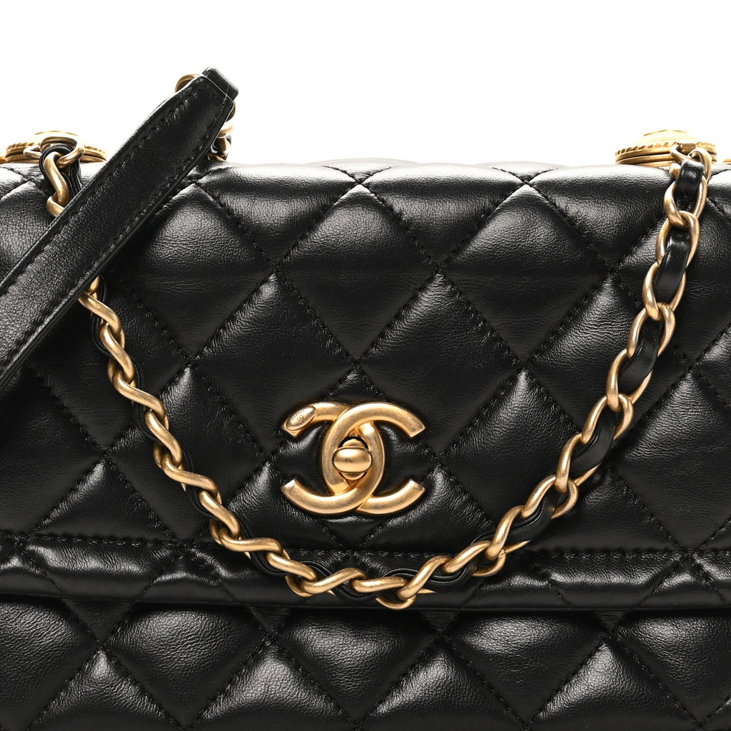 Shiny Lambskin Flap Clutch With Chain Black