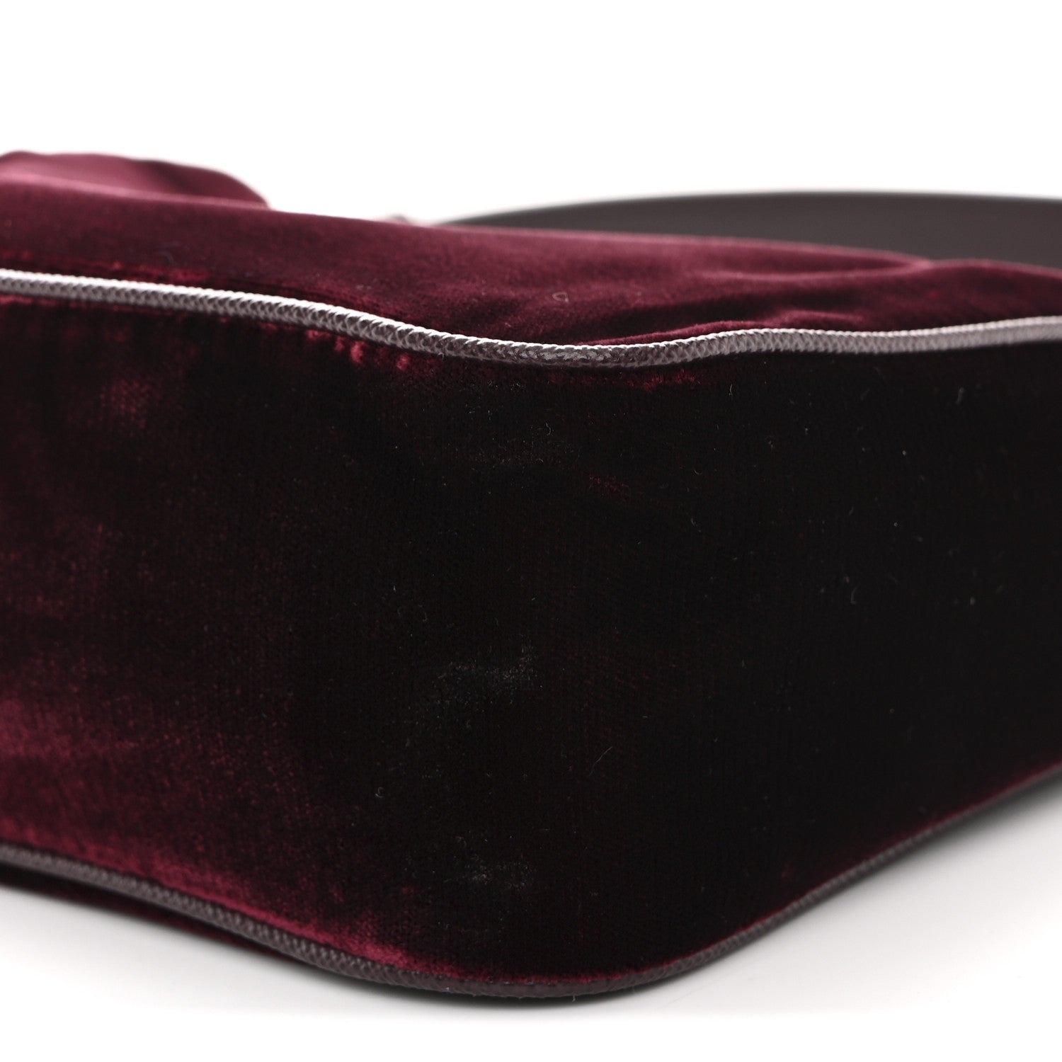 Velvet Mini Re-Edition 2005 Shoulder Bag Red