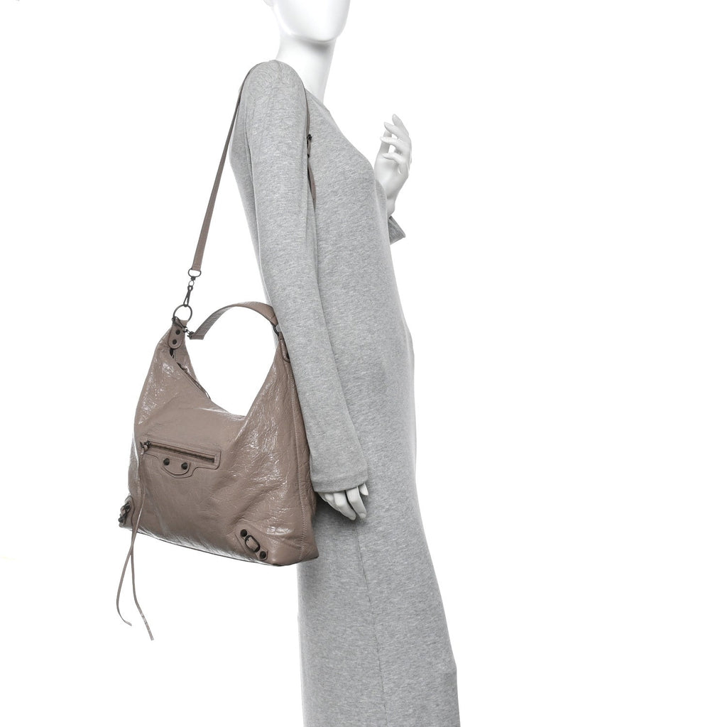 Arena Lambskin Classic Hardware Medium Le City Hobo Bag Sesame