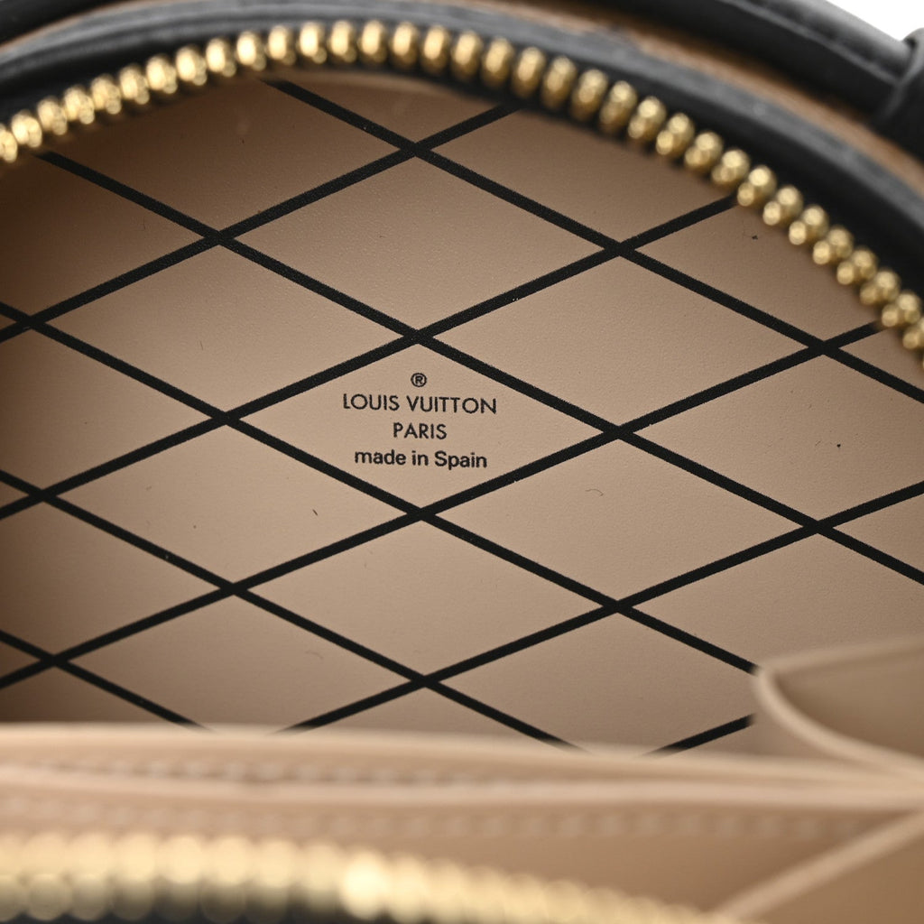 Reverse Monogram Mini Boite Chapeau