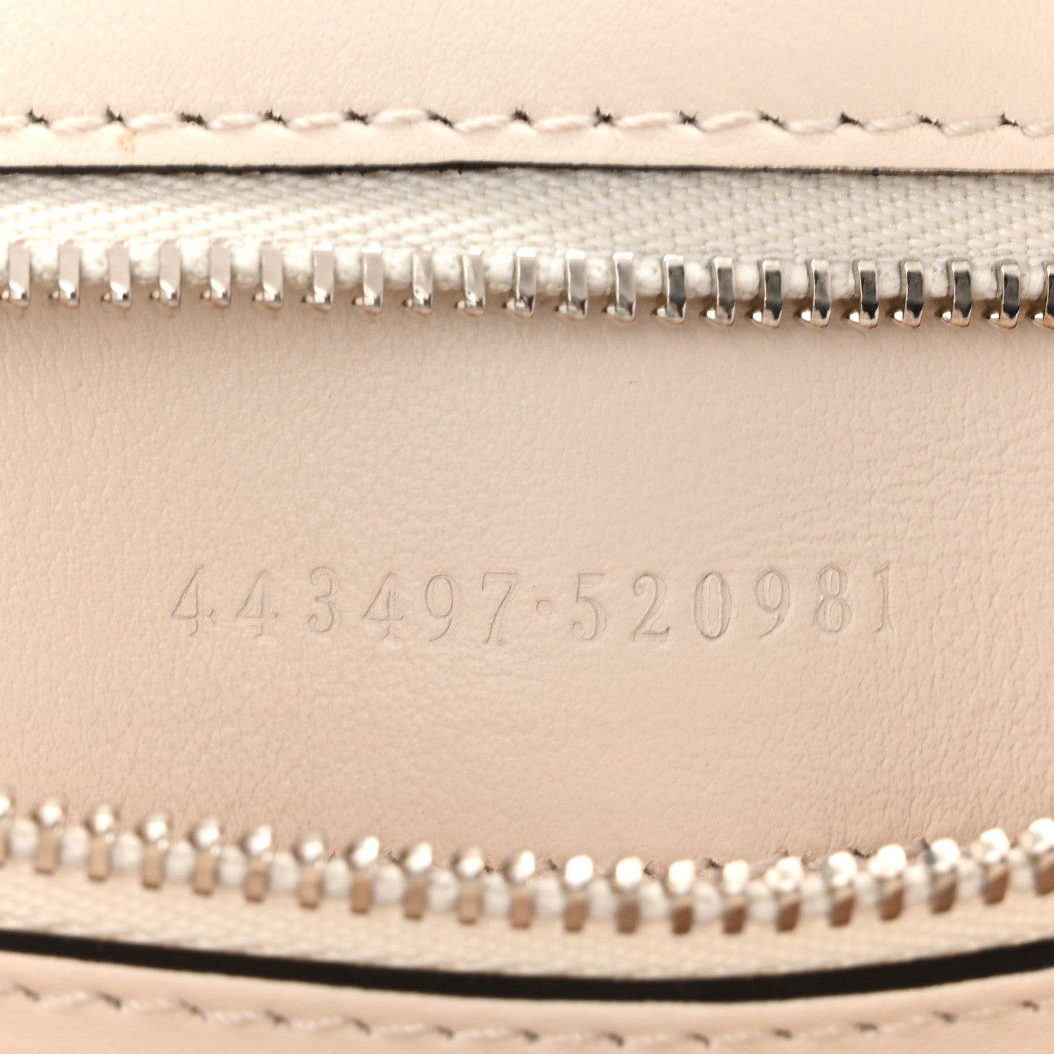 Calfskin Matelasse Aria Small GG Marmont Shoulder Bag Mystic White