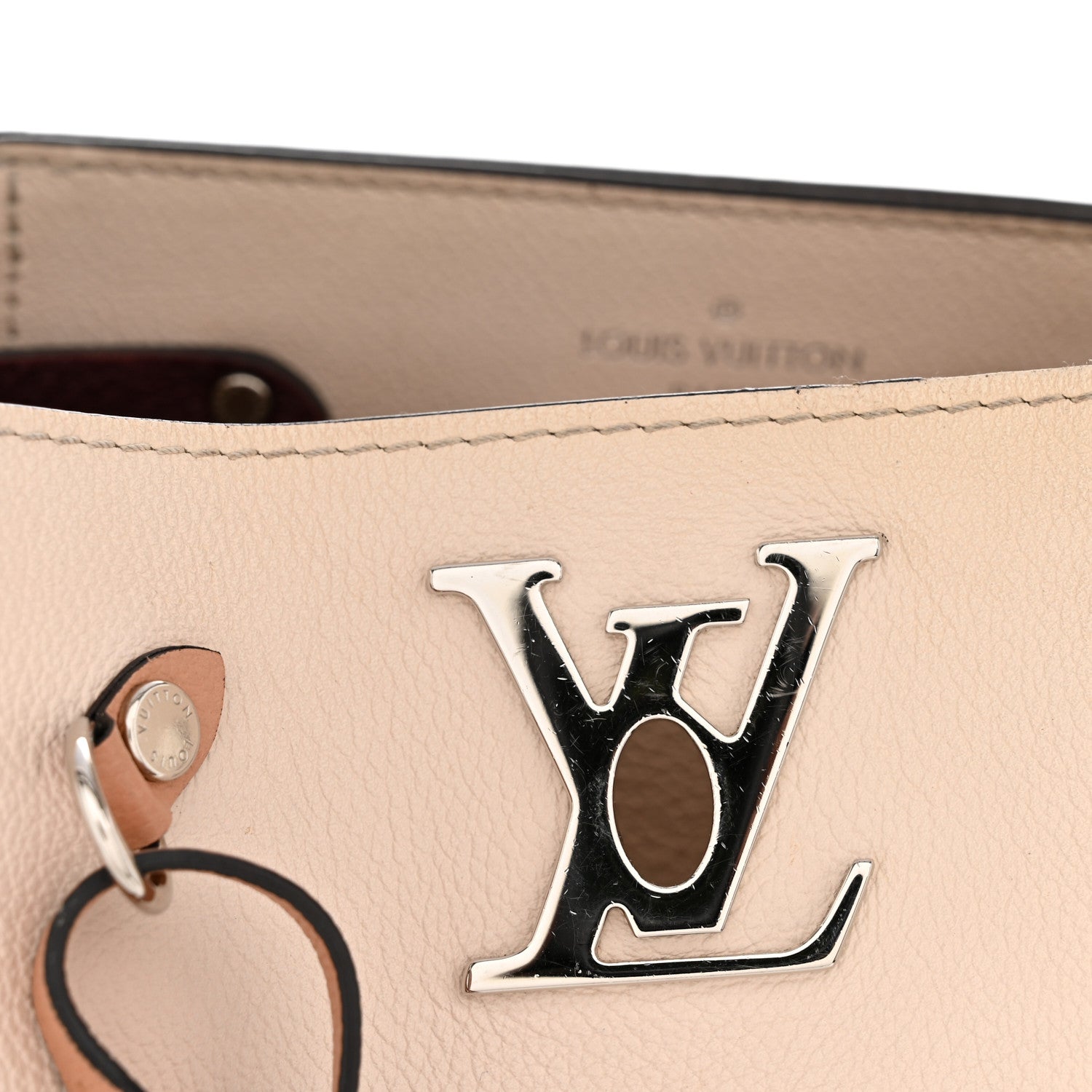 Calfskin Lockme Bucket Soie Quartz Calla