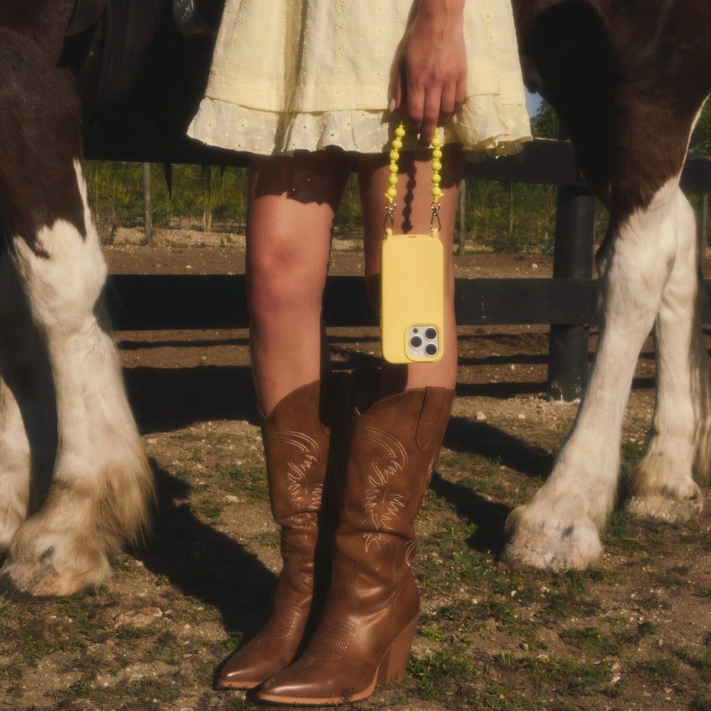 Cordée Cases Daisy Phone Wristlet