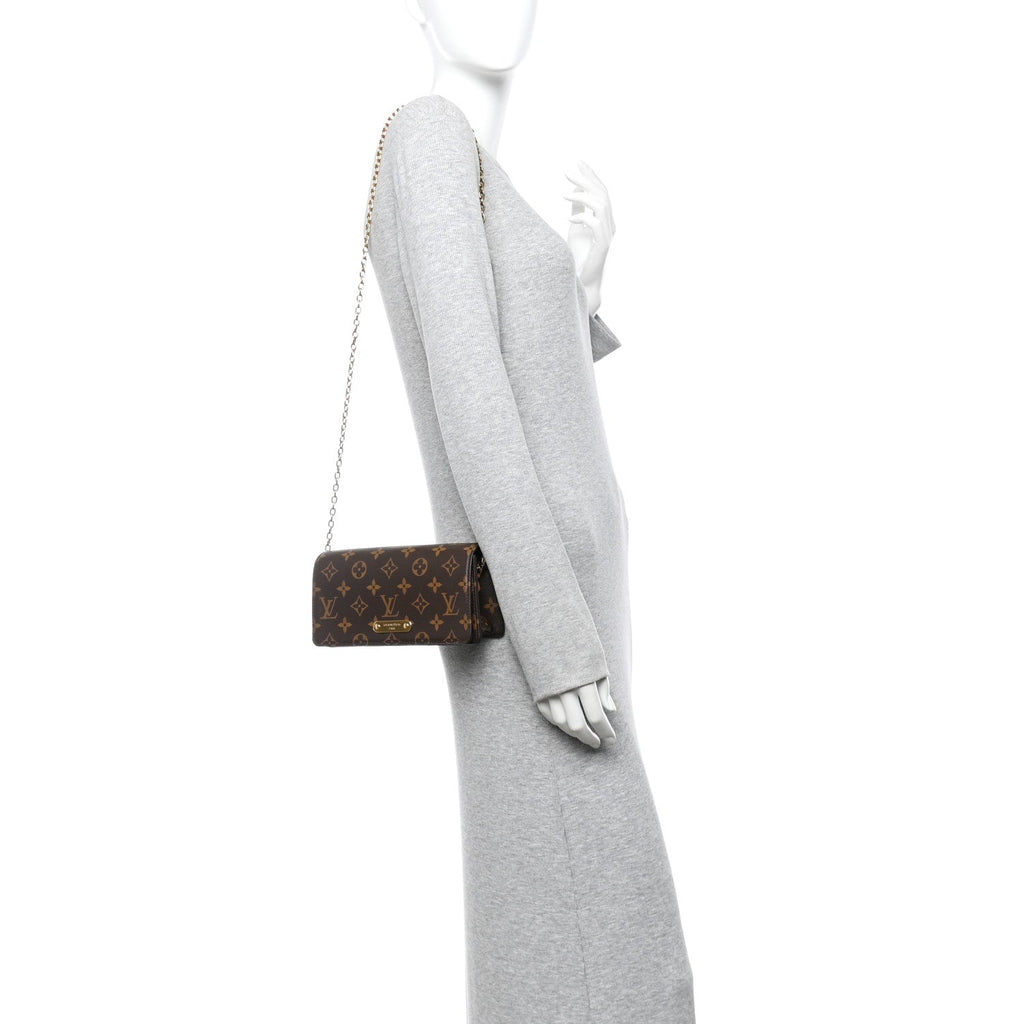 Monogram Lily Wallet On Chain