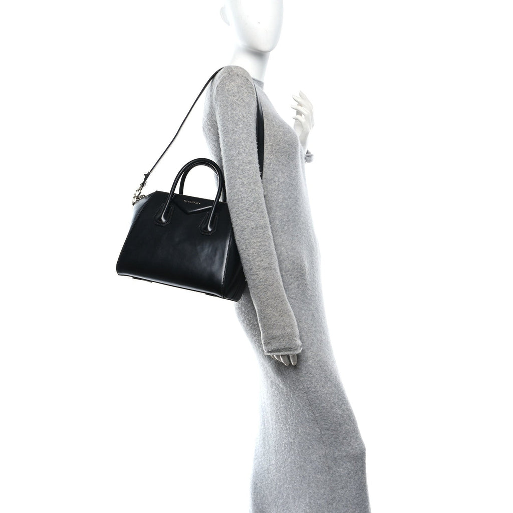 Shiny Lord Calfskin Small Antigona Black