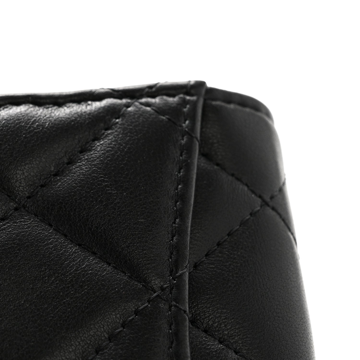 Lambskin Quilted Pearl Crush Clutch With Chain Black