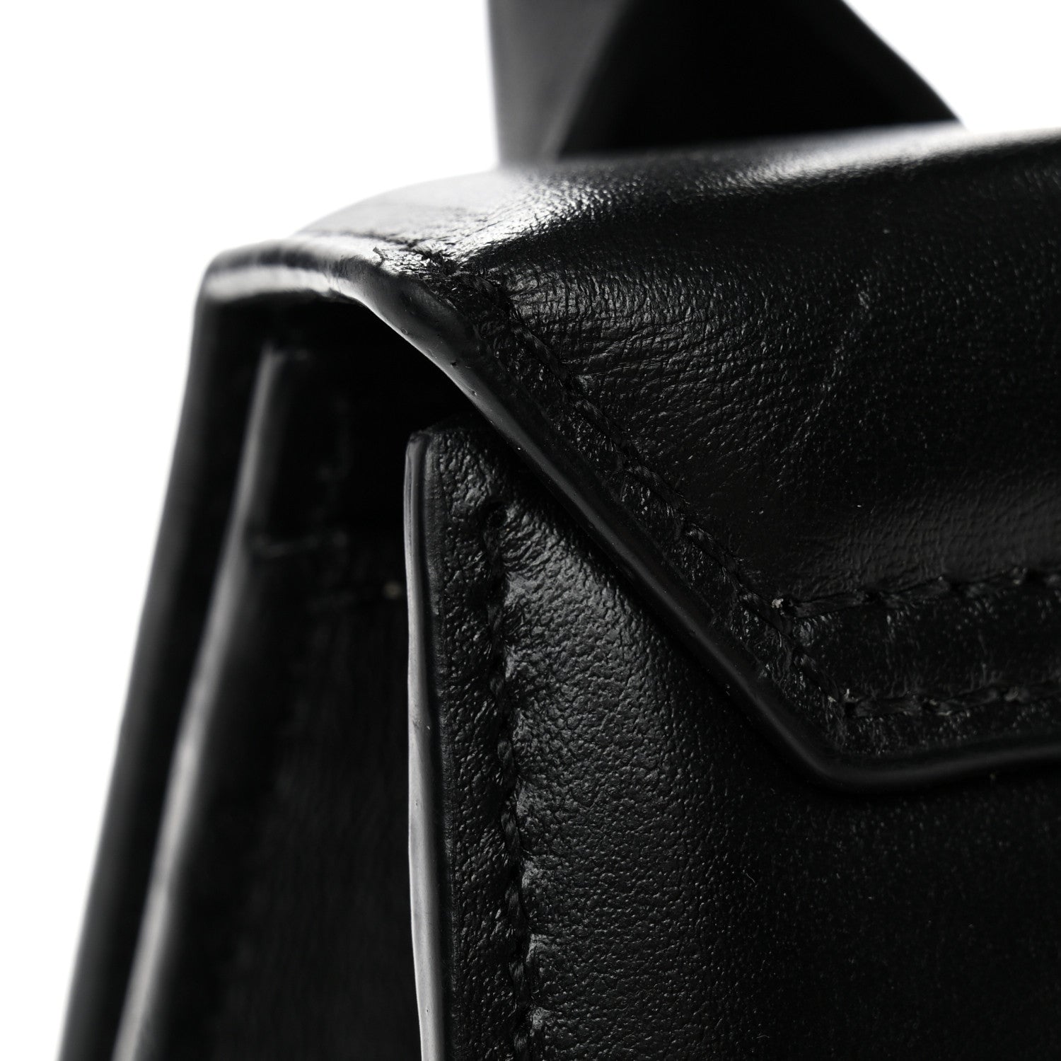 Smooth Calfskin Le Chiquito Noeud Black