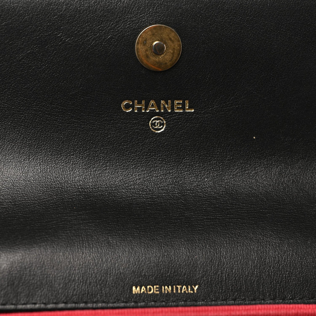 Lambskin Quilted Chanel 19 Flap Clutch Black