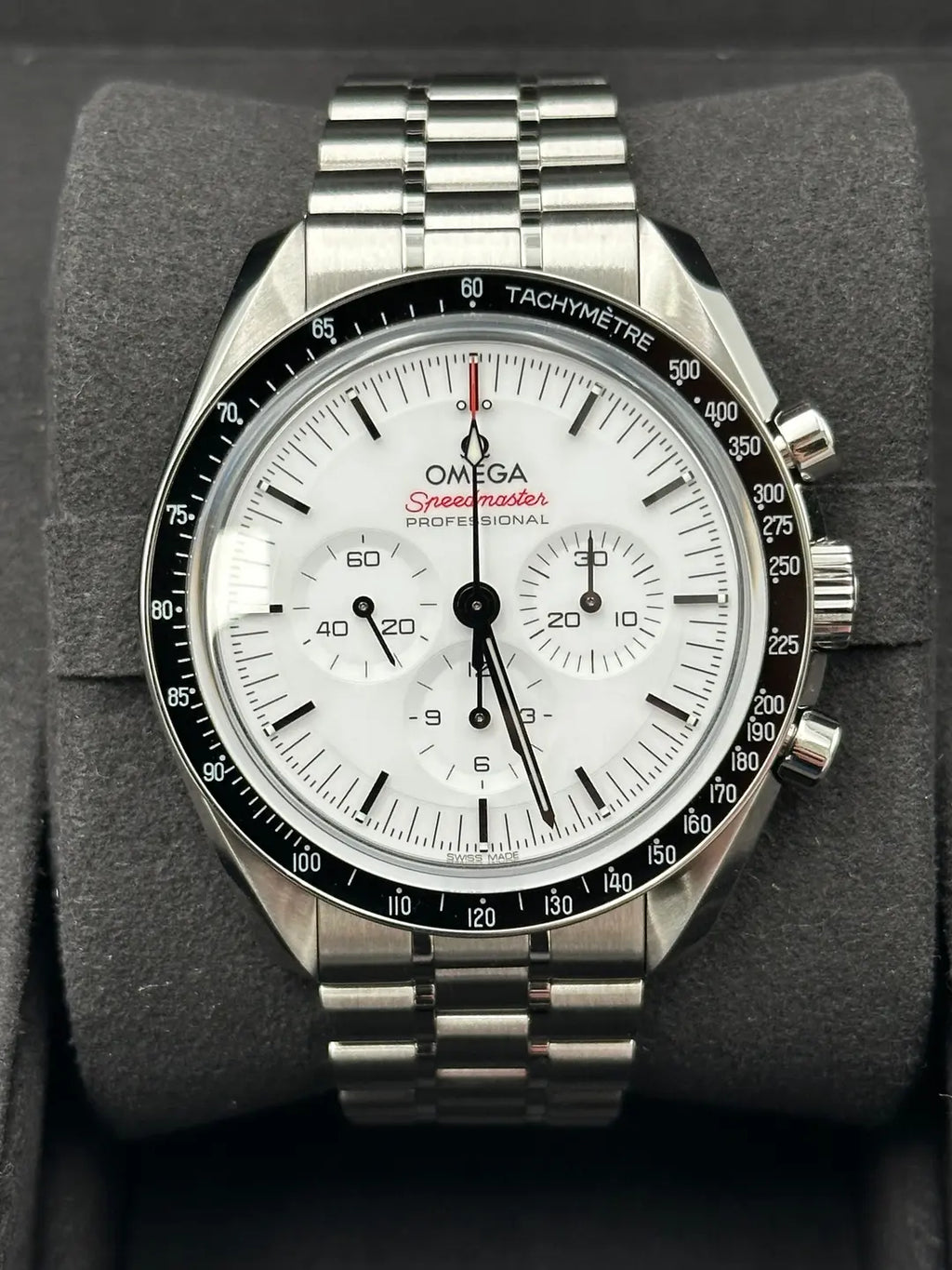 Omega Speedmaster Moonwatch Professional Co-Axial Master Chronometer Chronograph – 42 mm Steel Case – White Dial – 310.30.42.50.04.001