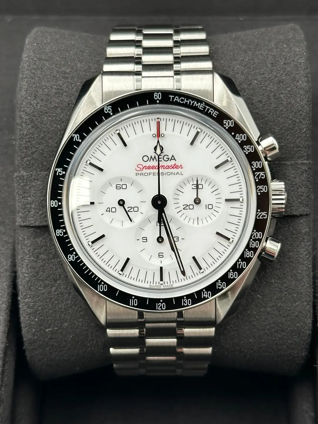 Omega Speedmaster Moonwatch Professional Co-Axial Master Chronometer Chronograph – 42 mm Steel Case – White Dial – 310.30.42.50.04.001